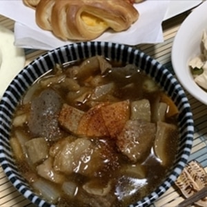 さつまあげ、じゃがいも、こんにゃくのごった煮